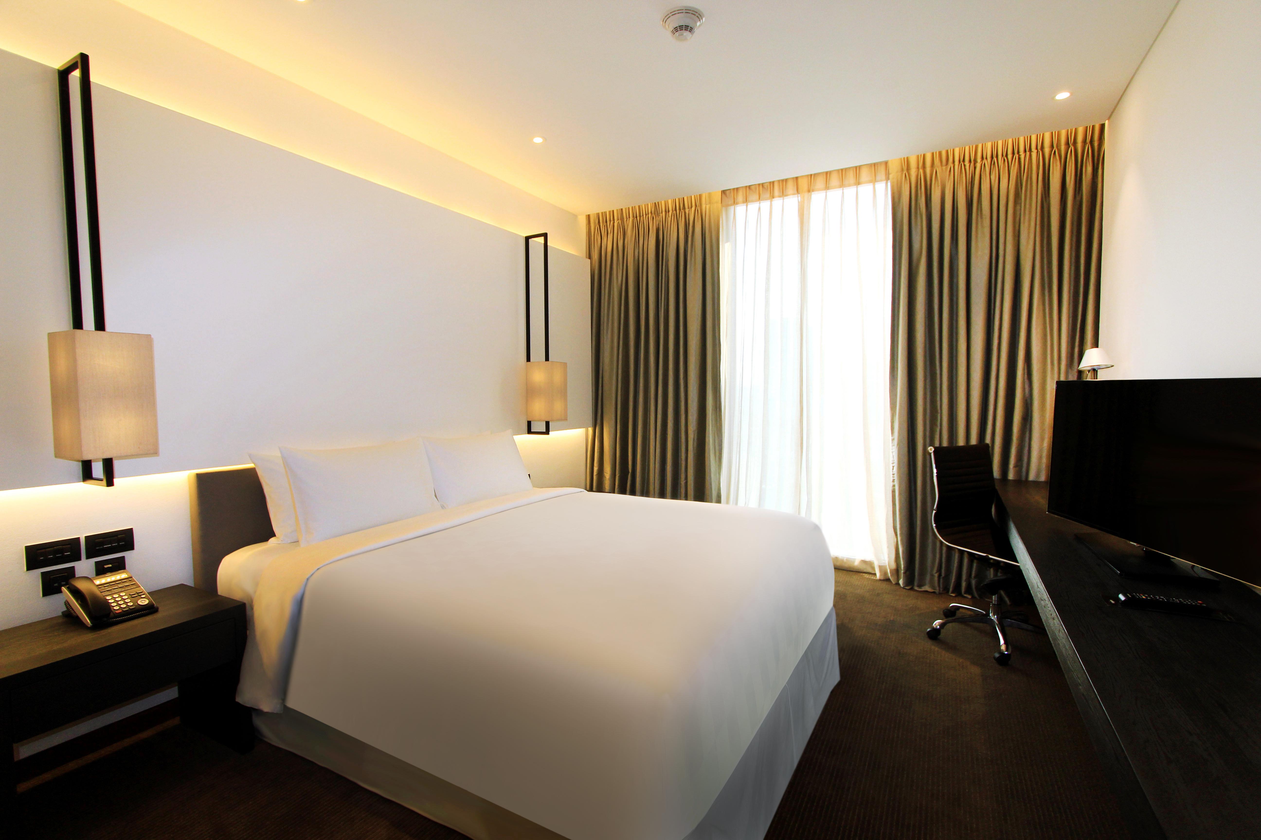 Amara Bangkok Hotel Exterior photo Deluxe Room