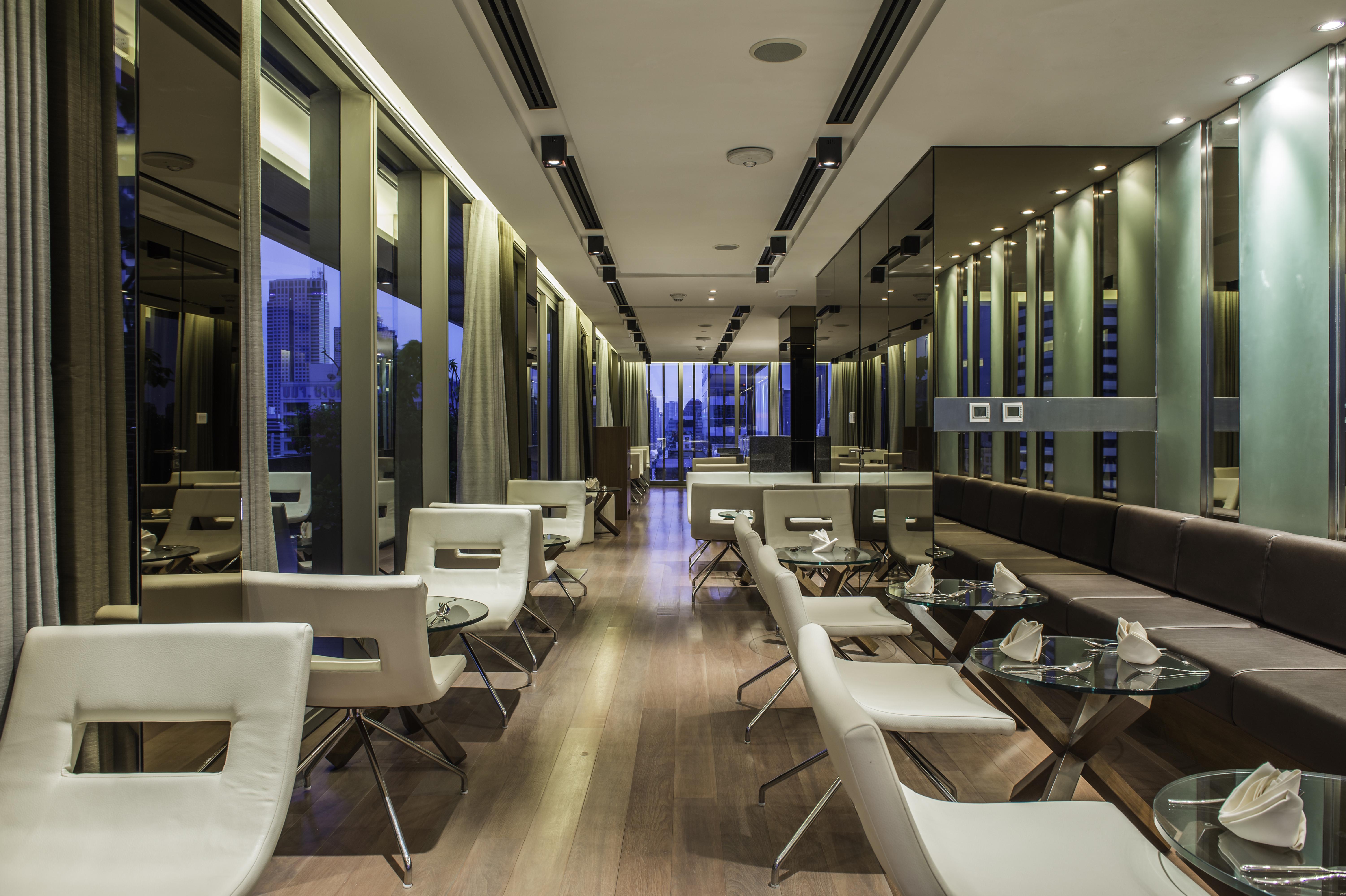 Amara Bangkok Hotel Exterior photo The lounge at the airport