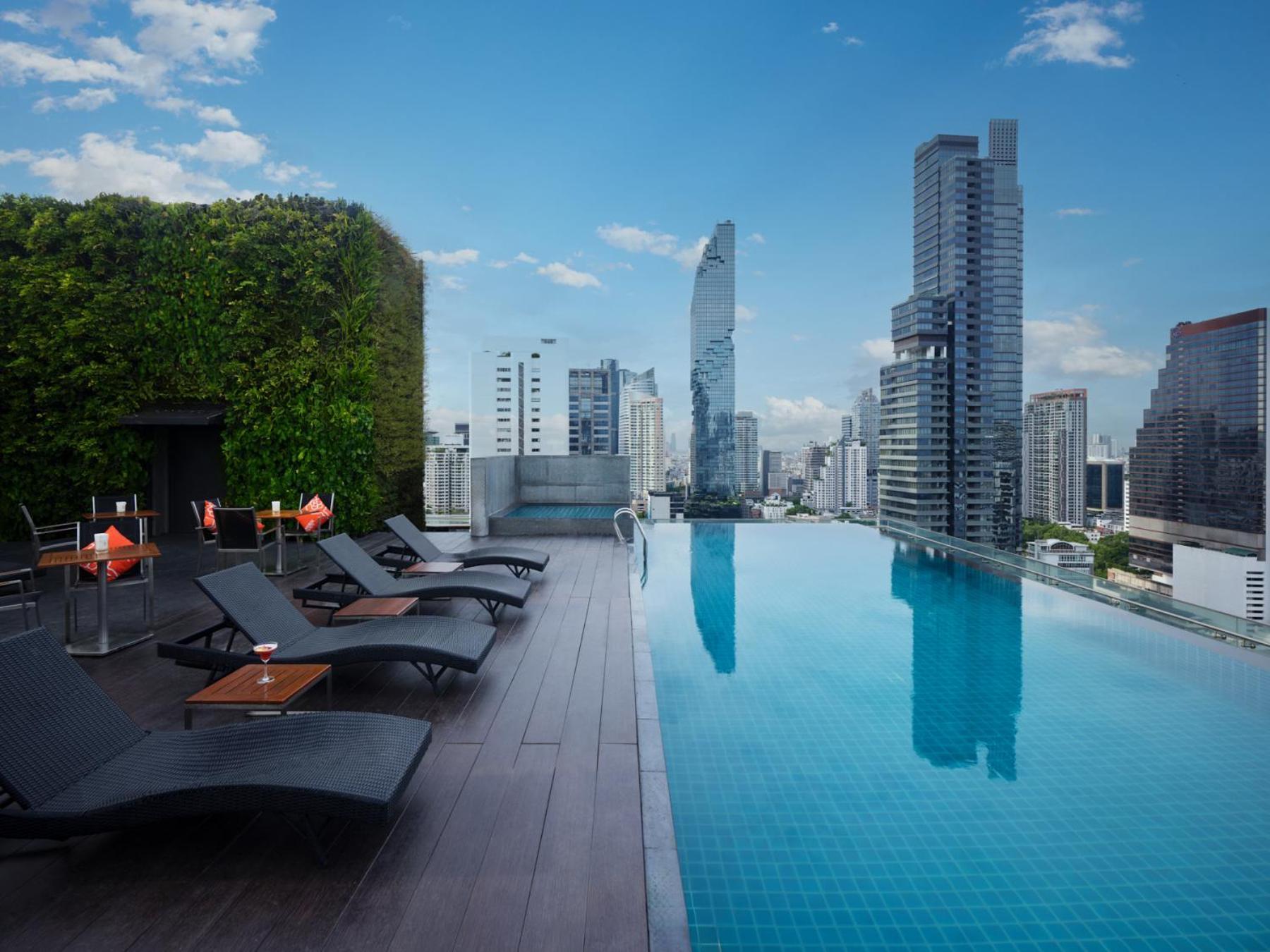 Amara Bangkok Hotel Exterior photo The rooftop pool at the hotel